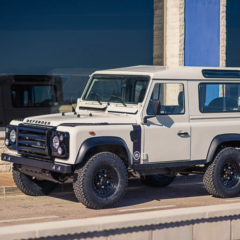 Land Rover Defender 90 Custom Available - CUSTOM LAND ROVER DEFENDER 90 - Autology Motors