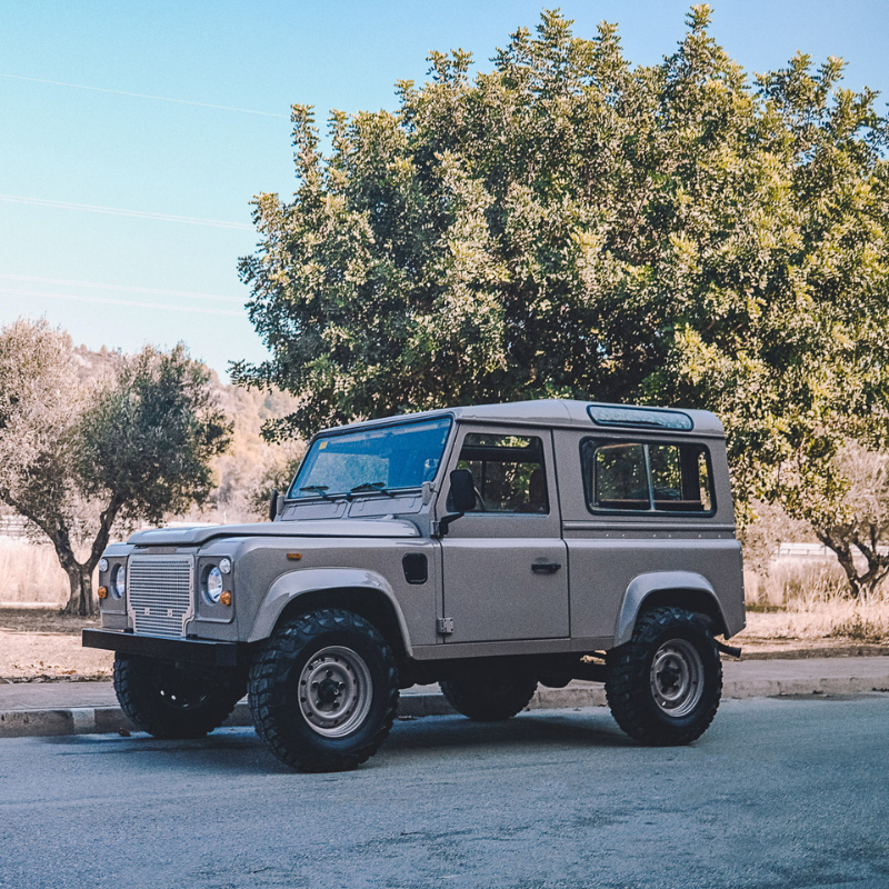 Land Rover Defender 90 Custom Available - CUSTOM LAND ROVER DEFENDER 90 - Autology Motors